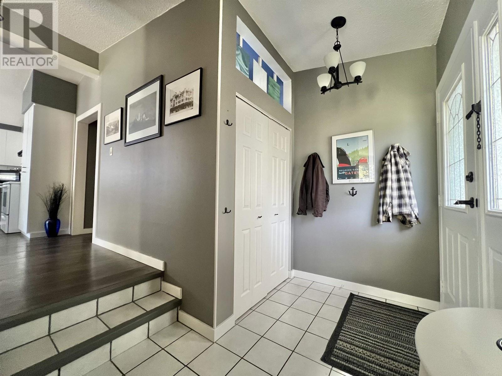 125 Crestview Drive, Prince Rupert, British Columbia  V8J 2Z4 - Photo 2 - R3006528