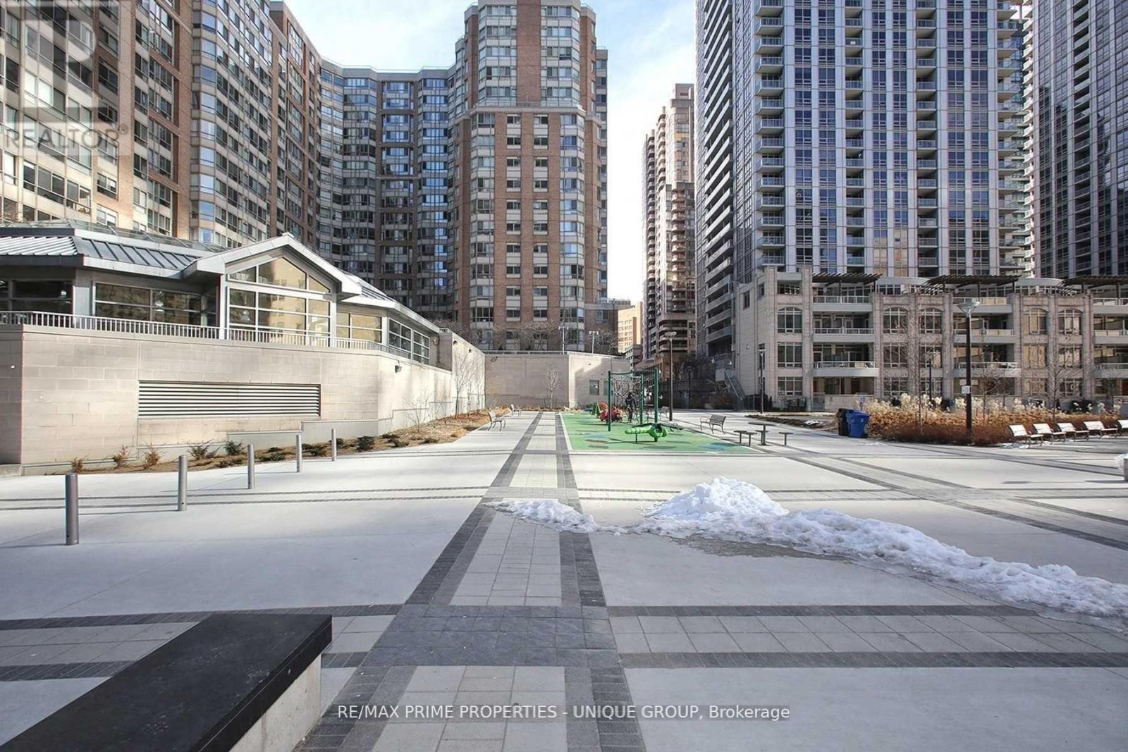 1707 - 386 Yonge Street, Toronto, Ontario  M5B 0A5 - Photo 17 - C12170006