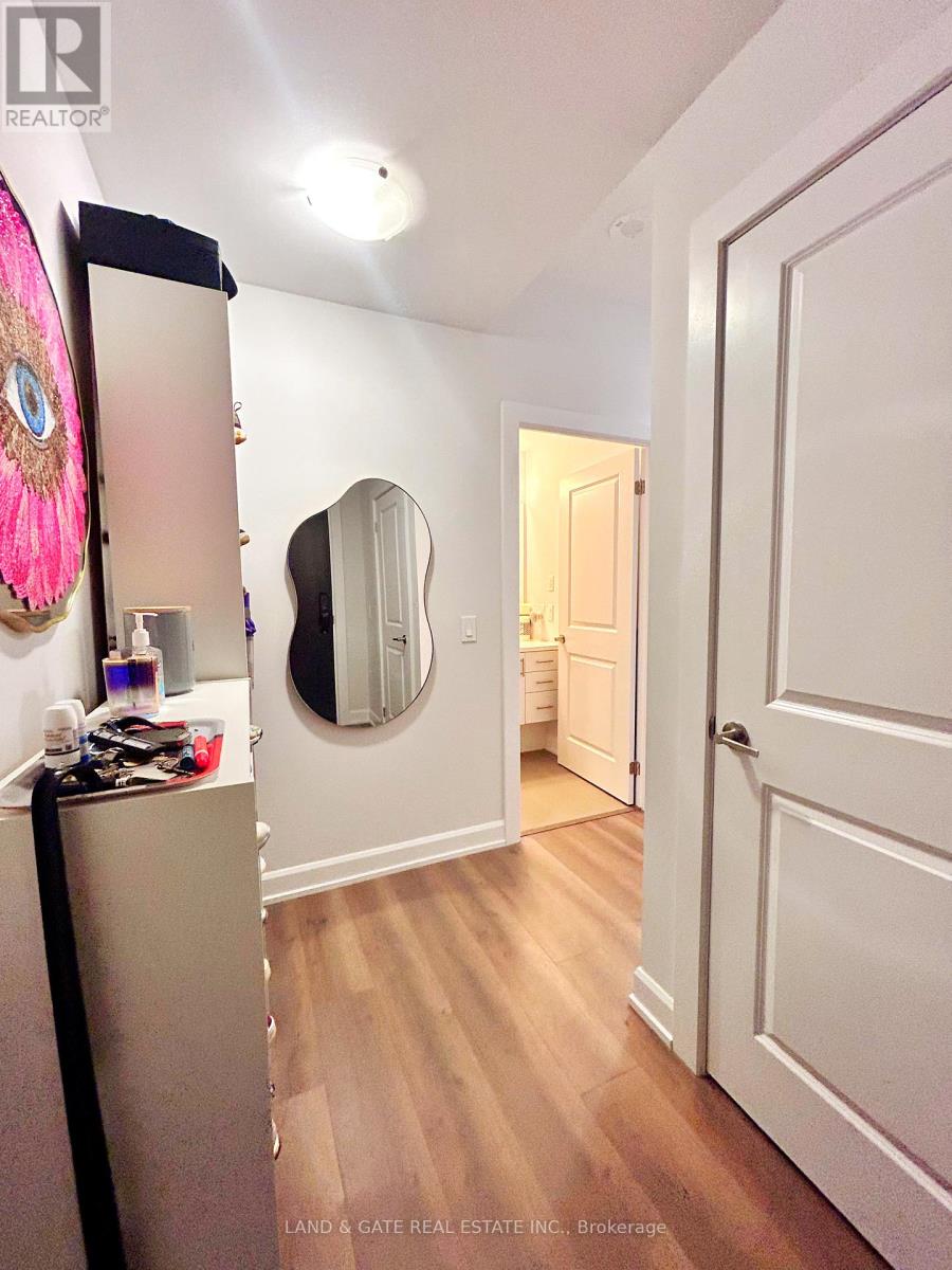 1010 - 3220 William Coltson Avenue W, Oakville, Ontario  L6H 7X9 - Photo 3 - W12170233