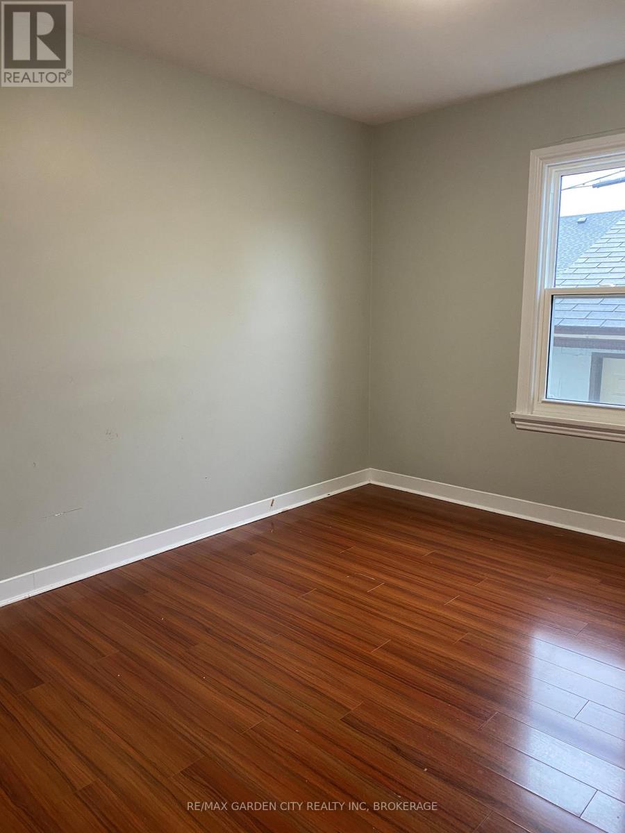3 - 131 Lyons Avenue, Welland, Ontario  L3B 1M3 - Photo 7 - X12163010