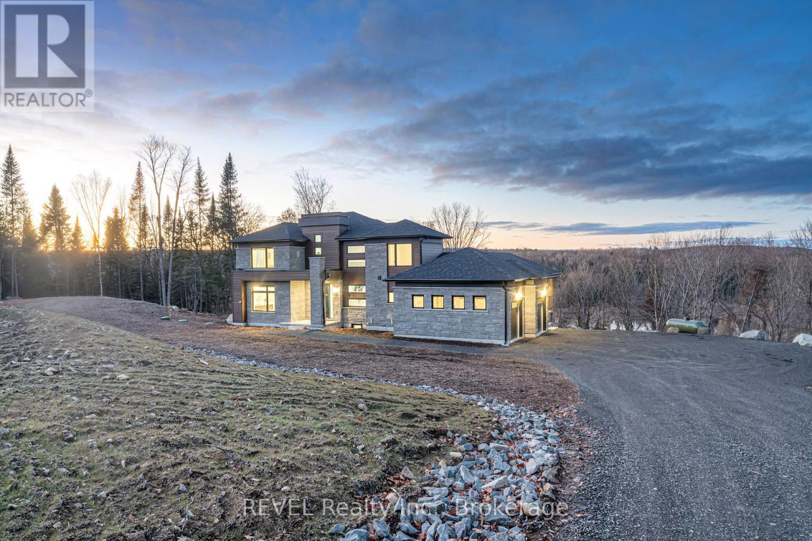 1008 NAPIER COURT, Lake of Bays, Ontario