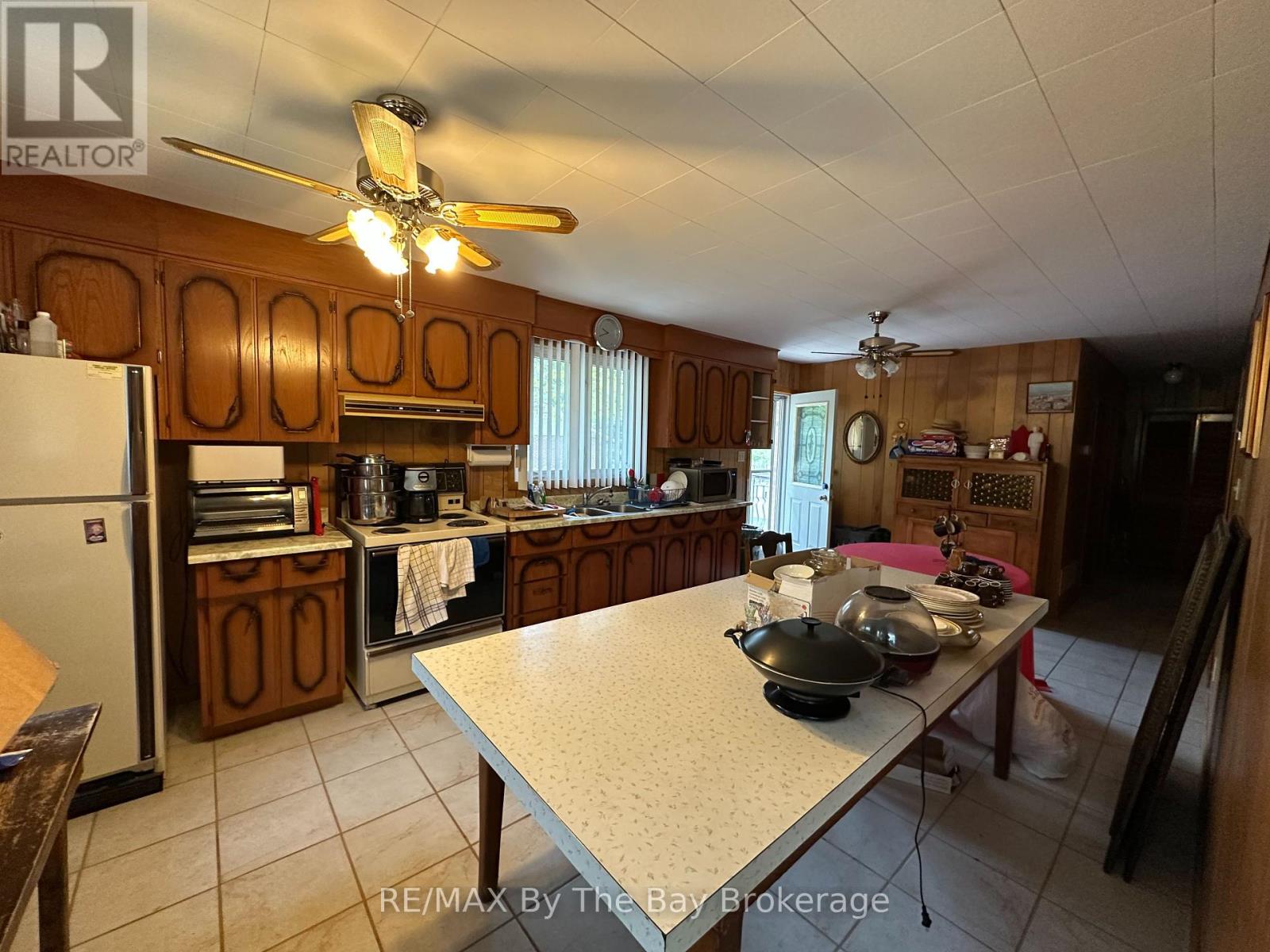 35 Frederick Drive, Wasaga Beach, Ontario  L9Z 1P9 - Photo 4 - S12170180