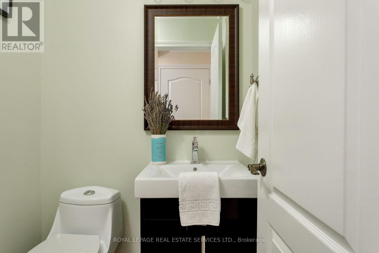 2328 Proudfoot Trail, Oakville, Ontario  L6M 3Y2 - Photo 7 - W12169995