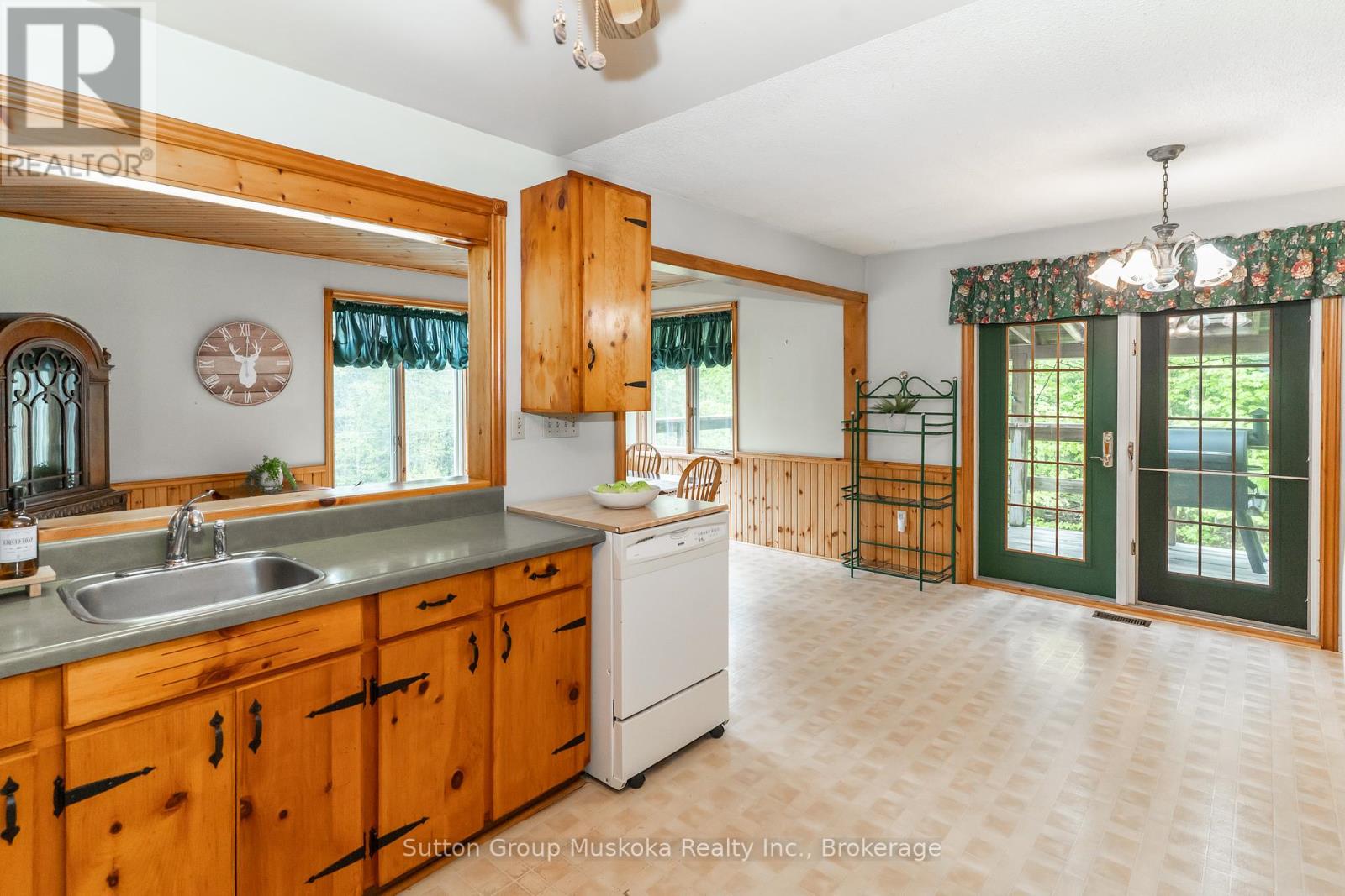 124 Old School House Road, Huntsville, Ontario  P1H 2J4 - Photo 8 - X12170202