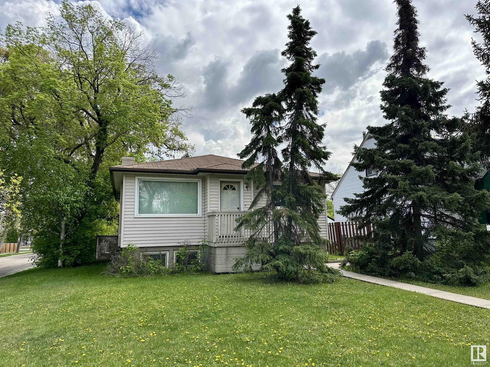 Property at 10471 146 ST NW image 3