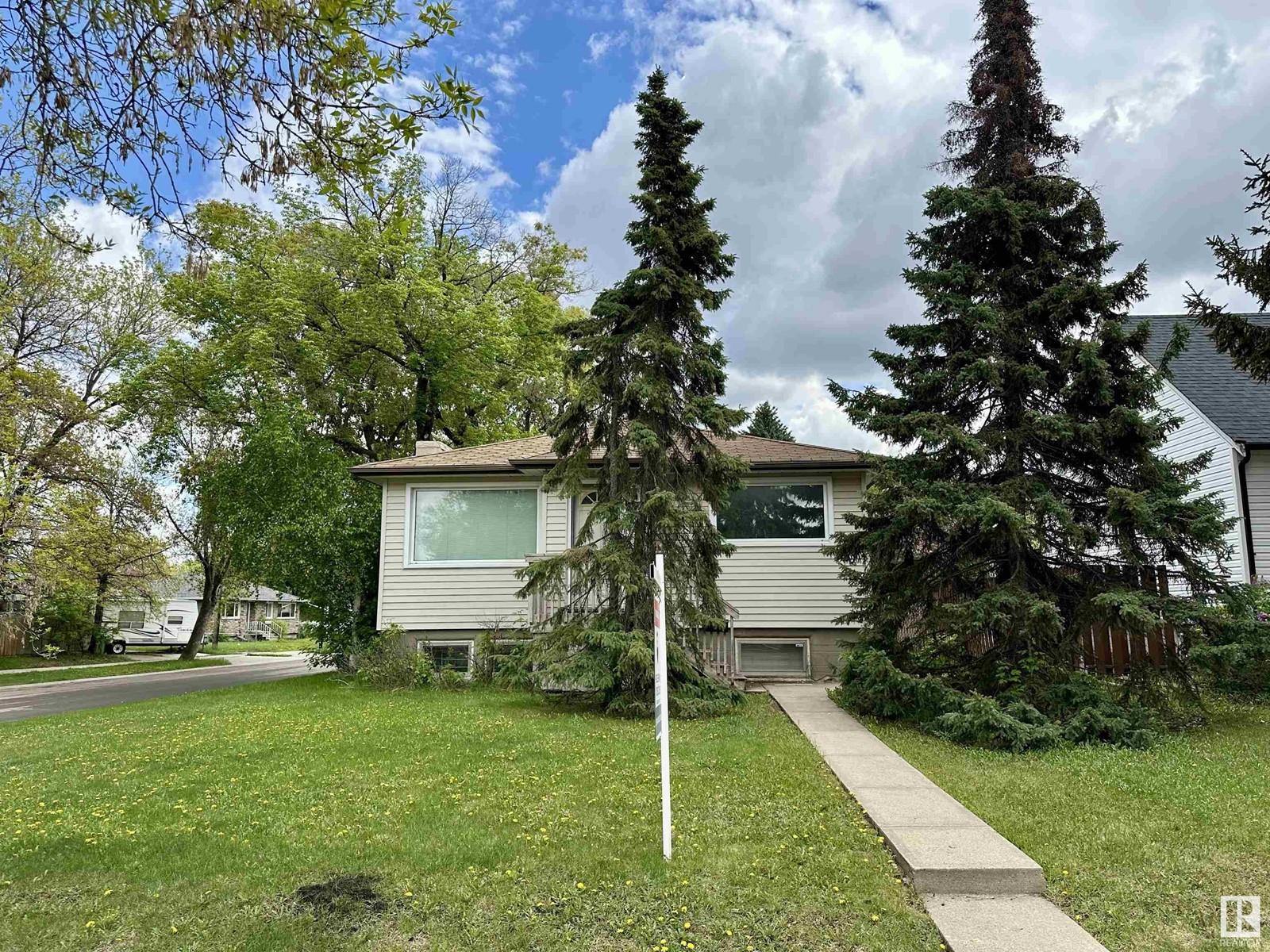 Property at 10471 146 ST NW image 4