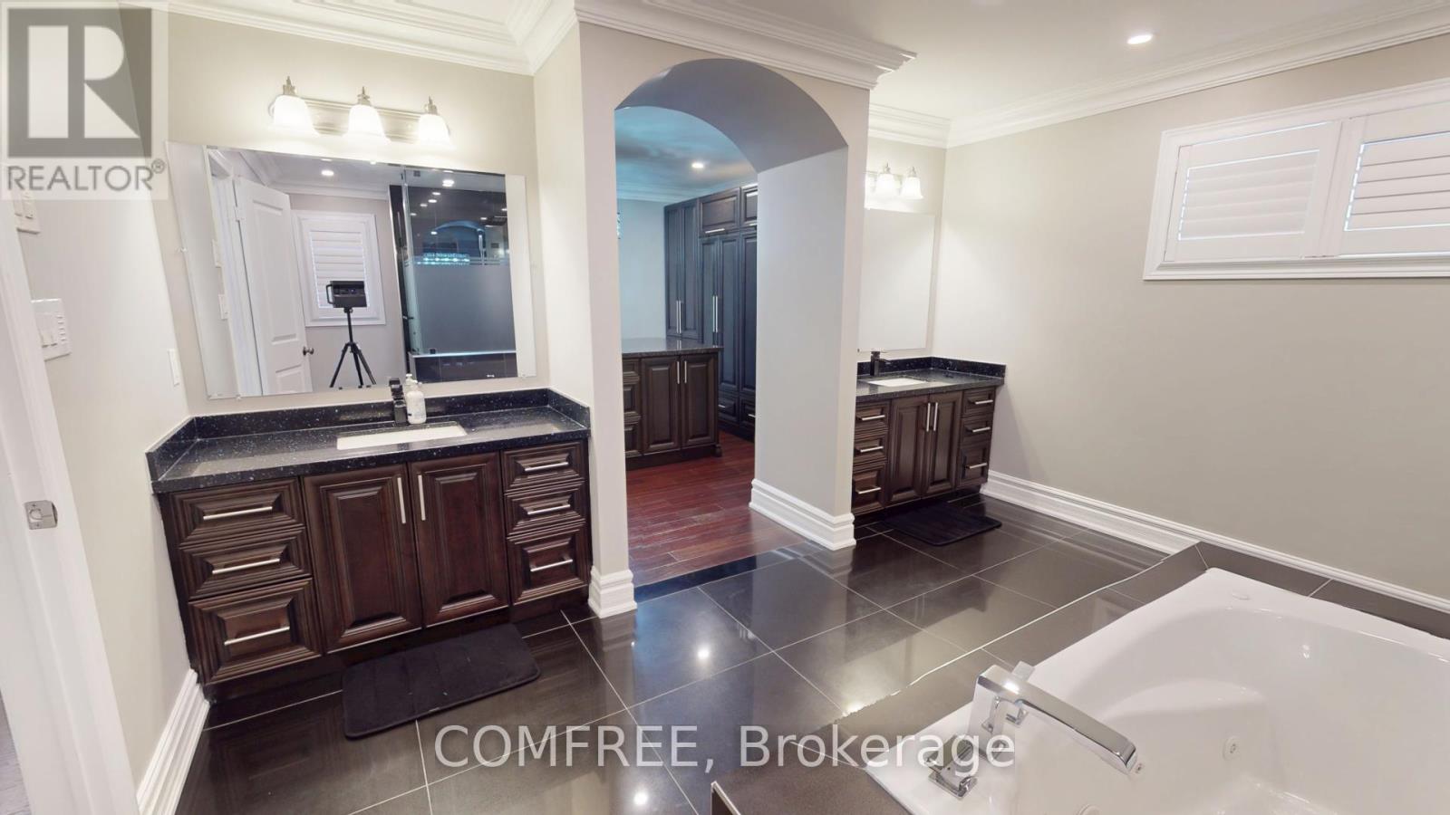 8 Mccandless Court, Caledon (Caledon East), Ontario  L7C 3R7 - Photo 20 - W12170117