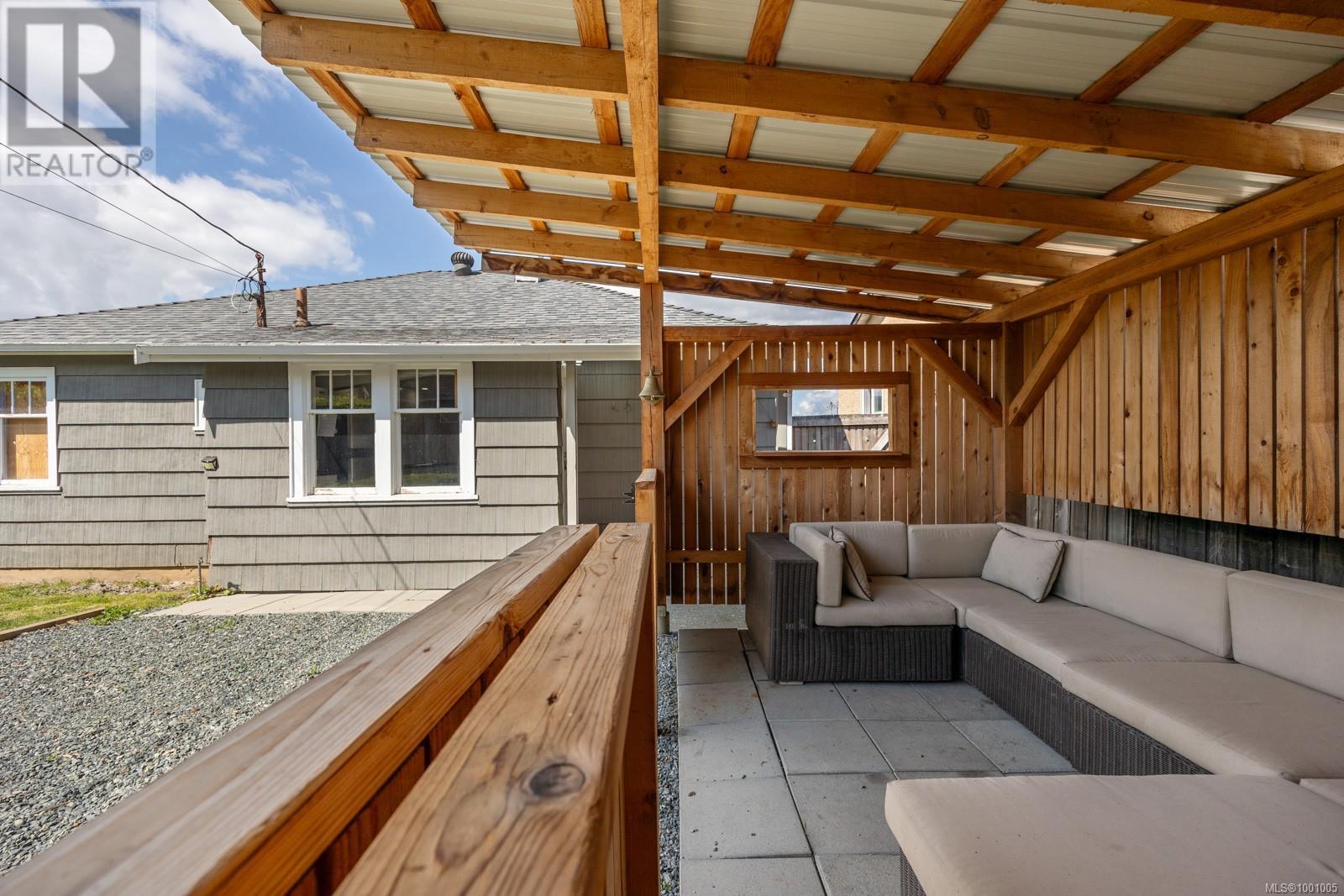 Property at 3673 7th Ave image 3