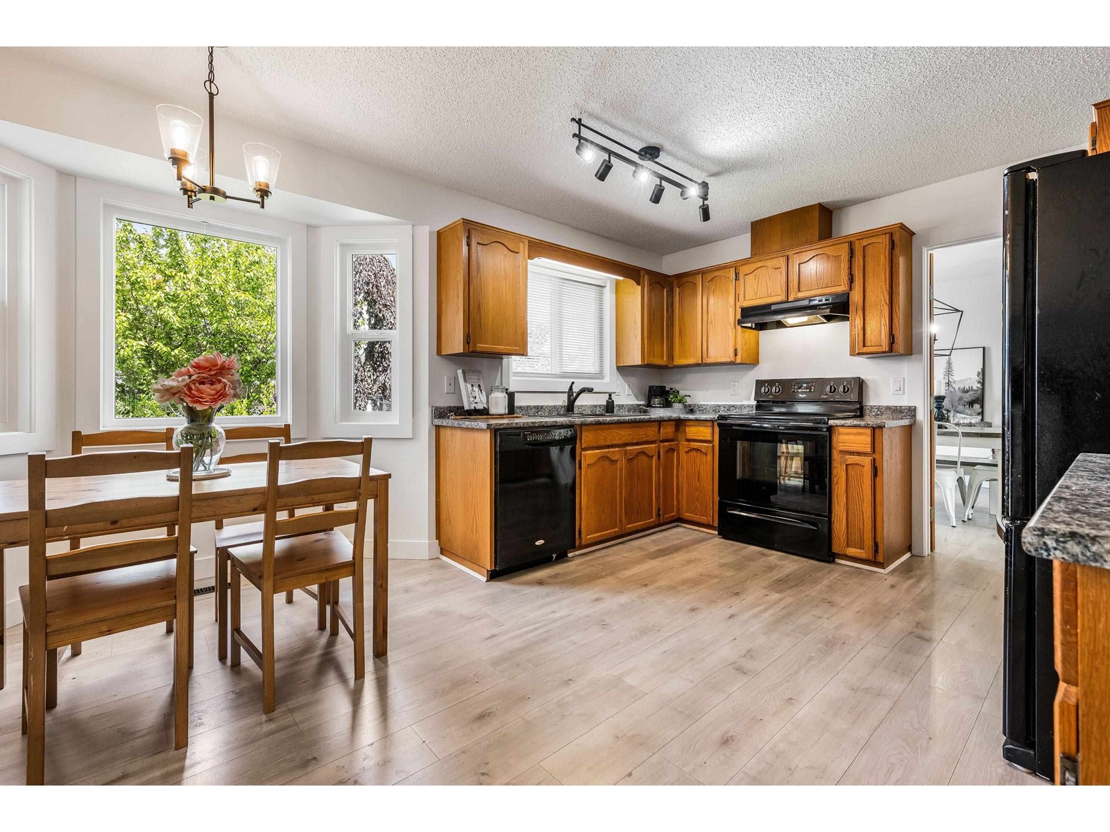 Property at 44983 CUMBERLAND AVENUE image 4