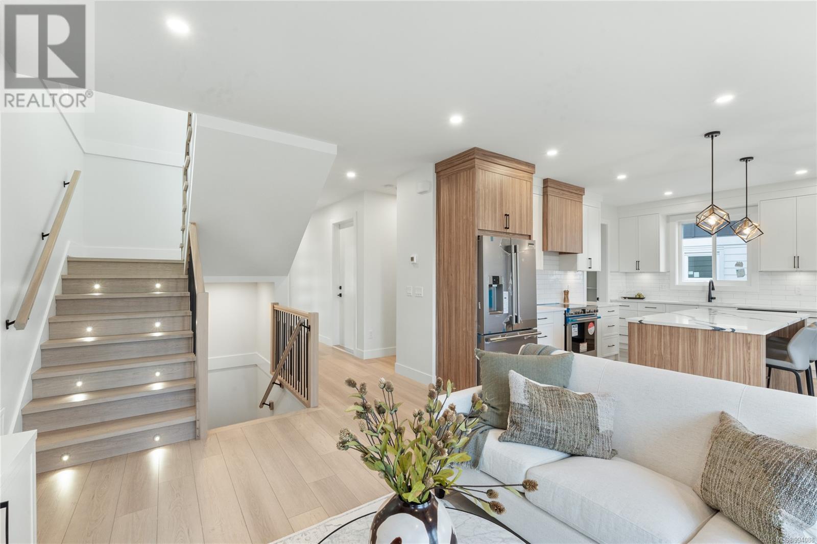 Property at 2335 Swallow Pl image 3