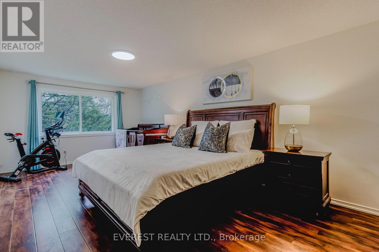 301 Sunnymeade Drive, Hamilton, Ontario  L9G 4L2 - Photo 10 - X12169990