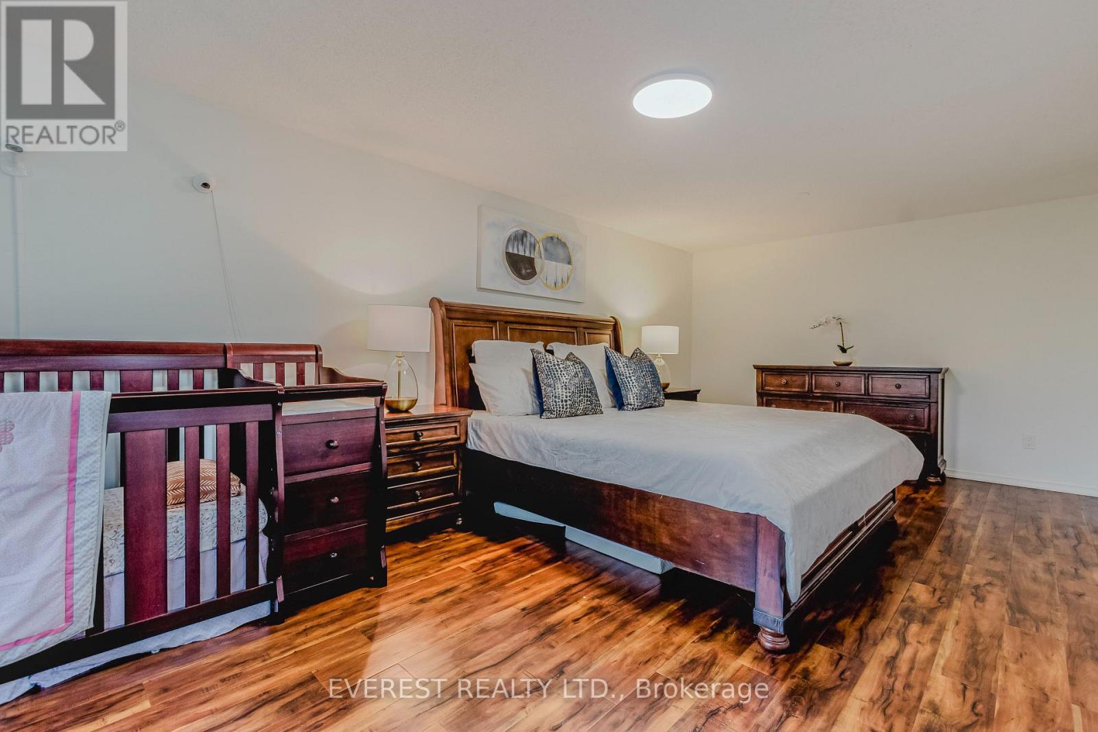 301 Sunnymeade Drive, Hamilton, Ontario  L9G 4L2 - Photo 14 - X12169990