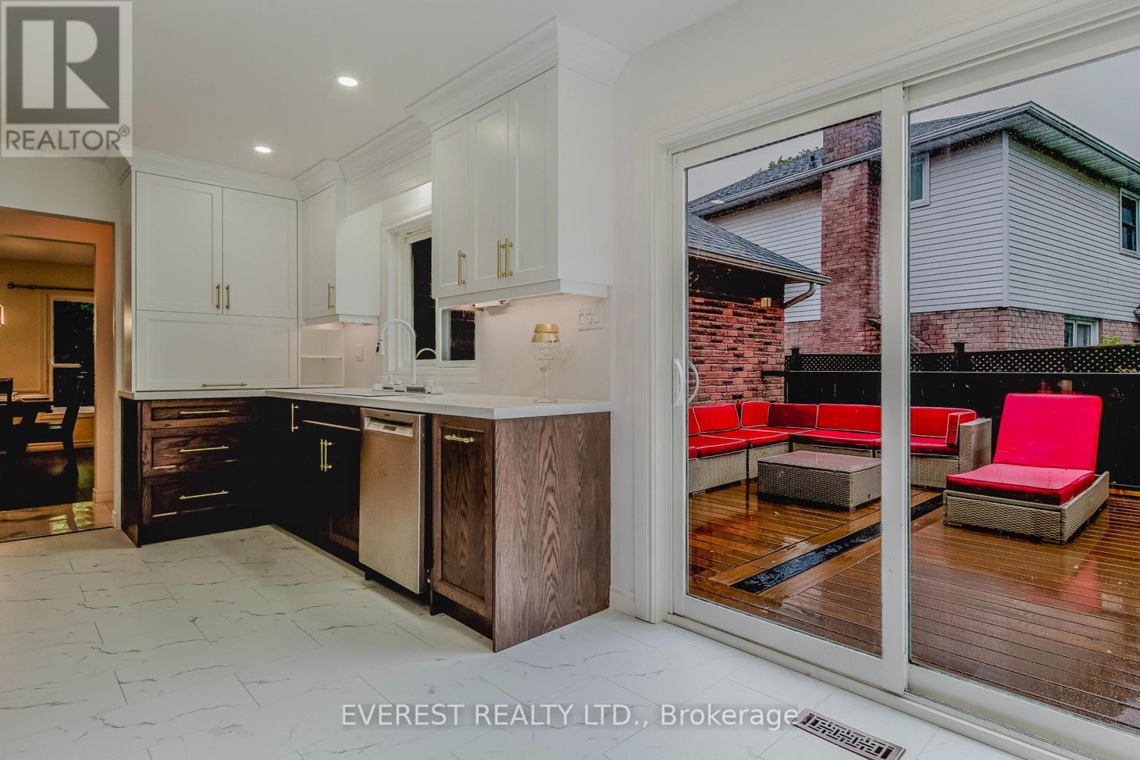 301 Sunnymeade Drive, Hamilton, Ontario  L9G 4L2 - Photo 40 - X12169990