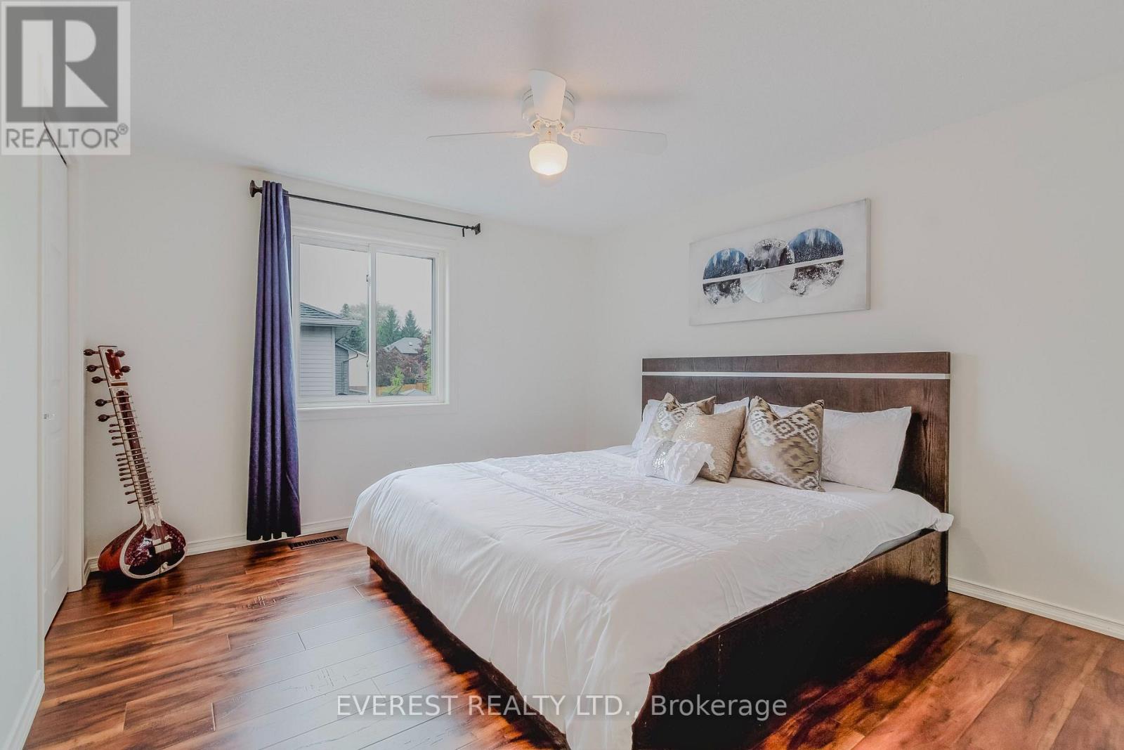 301 Sunnymeade Drive, Hamilton, Ontario  L9G 4L2 - Photo 8 - X12169990