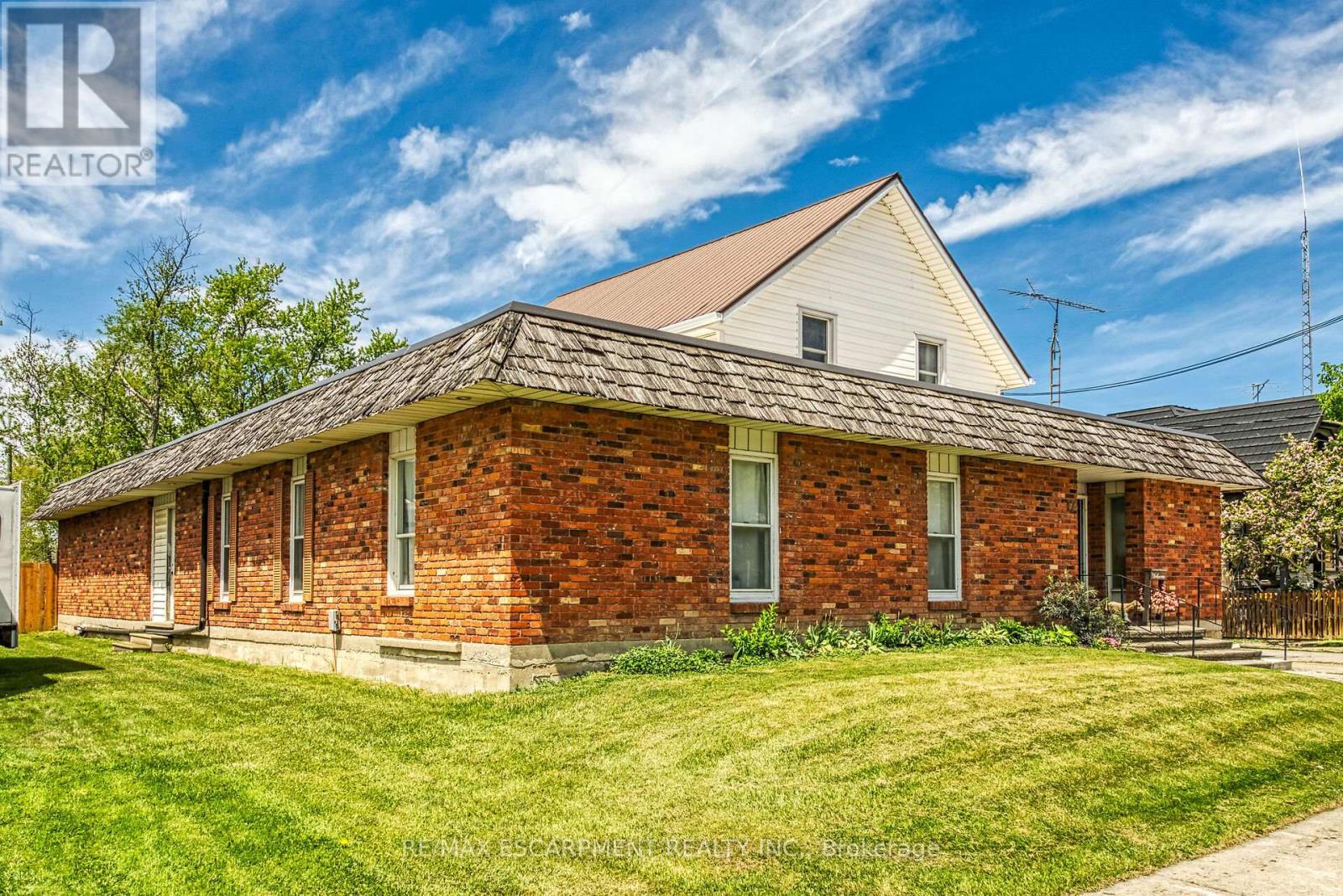 17 Erie Avenue N, Haldimand, Ontario  N0A 1G0 - Photo 1 - X12170032