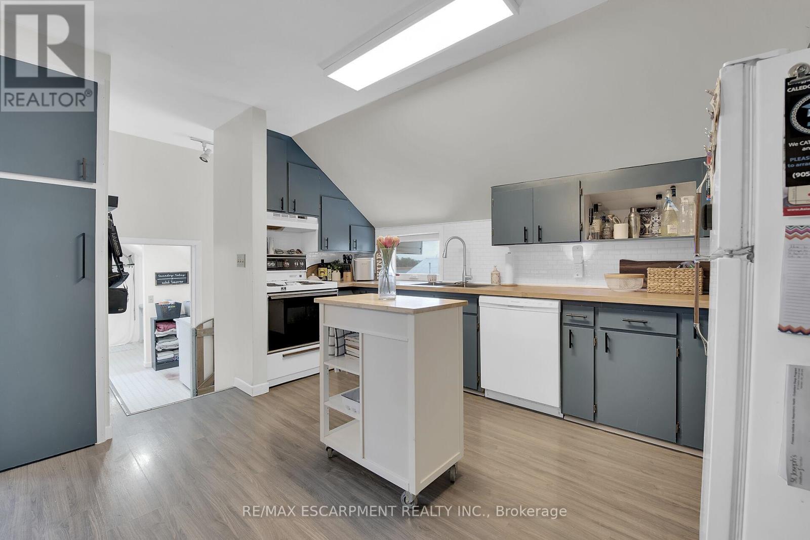 17 Erie Avenue N, Haldimand, Ontario  N0A 1G0 - Photo 11 - X12170032