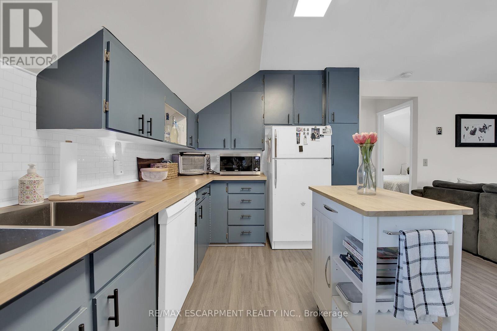 17 Erie Avenue N, Haldimand, Ontario  N0A 1G0 - Photo 14 - X12170032