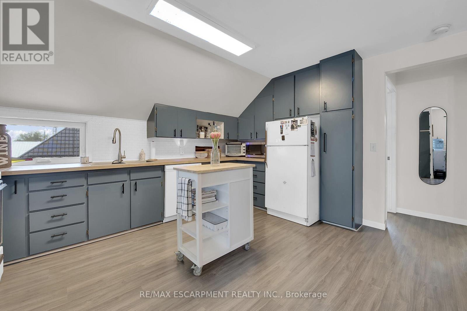17 Erie Avenue N, Haldimand, Ontario  N0A 1G0 - Photo 15 - X12170032