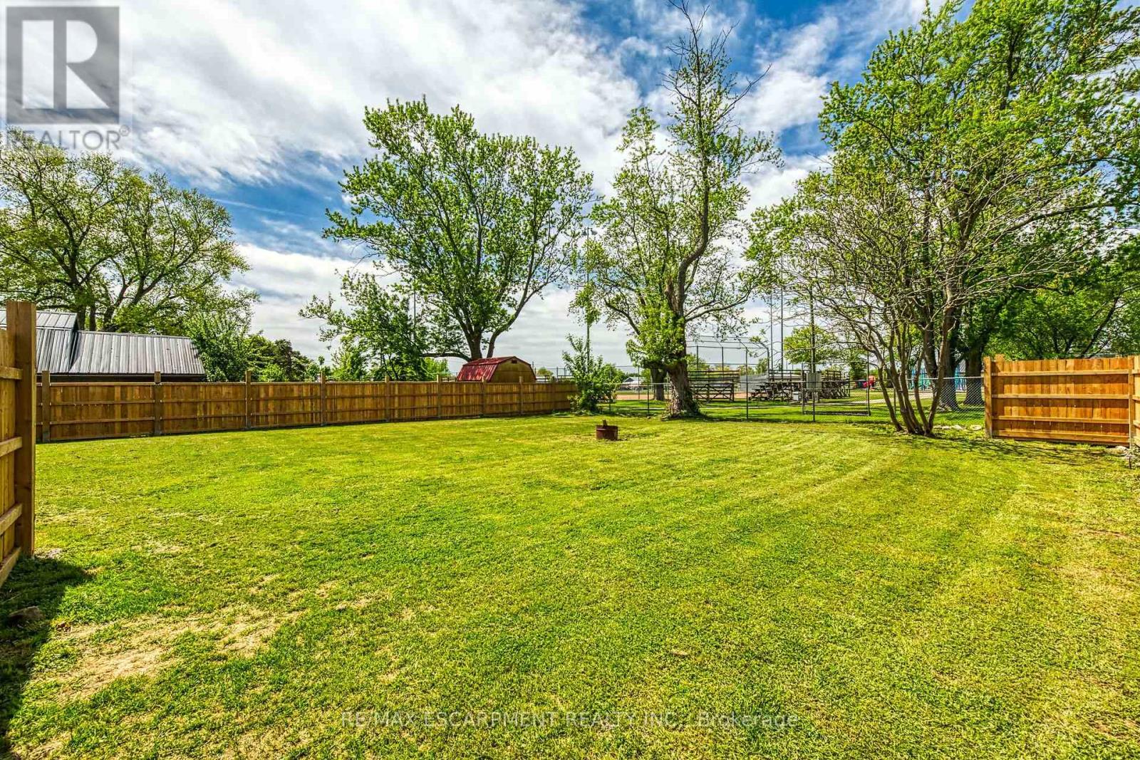 17 Erie Avenue N, Haldimand, Ontario  N0A 1G0 - Photo 2 - X12170032