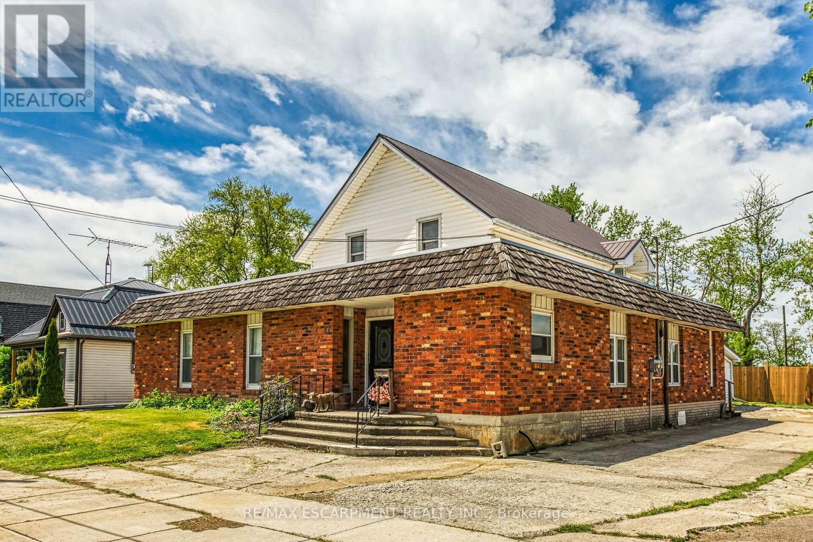 17 Erie Avenue N, Haldimand, Ontario  N0A 1G0 - Photo 3 - X12170032