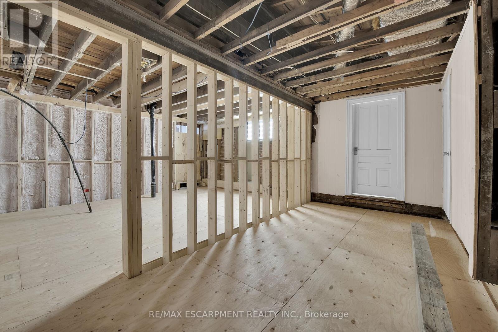 17 Erie Avenue N, Haldimand, Ontario  N0A 1G0 - Photo 33 - X12170032