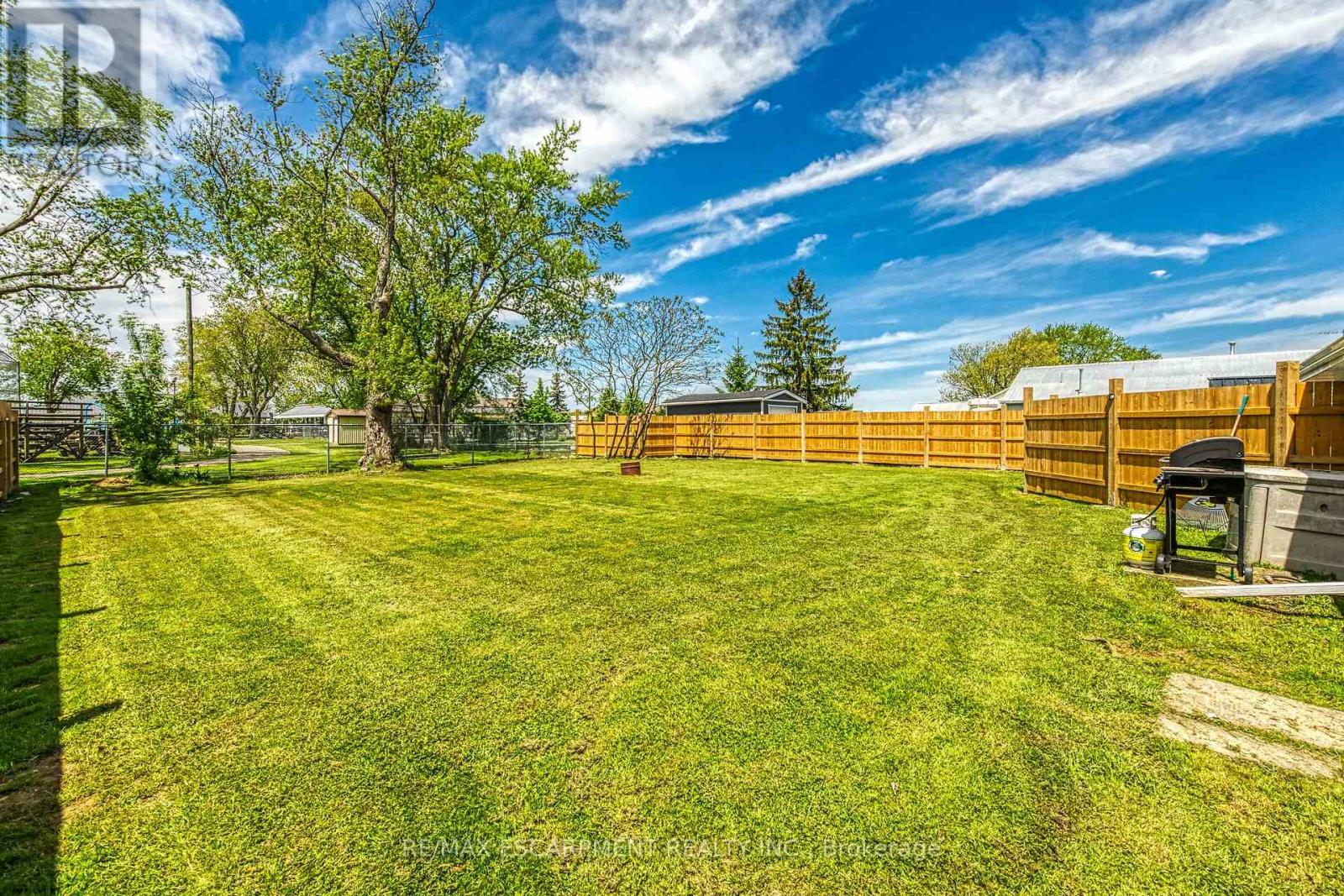 17 Erie Avenue N, Haldimand, Ontario  N0A 1G0 - Photo 37 - X12170032