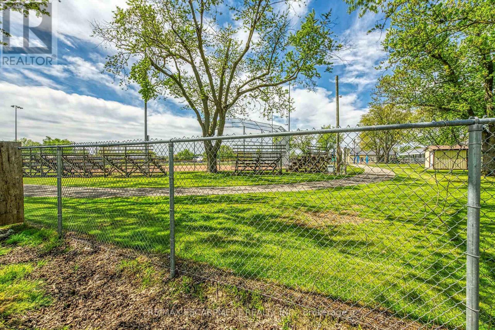 17 Erie Avenue N, Haldimand, Ontario  N0A 1G0 - Photo 38 - X12170032