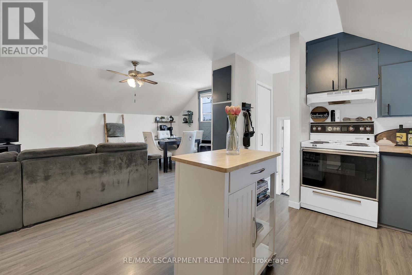 17 Erie Avenue N, Haldimand, Ontario  N0A 1G0 - Photo 9 - X12170032