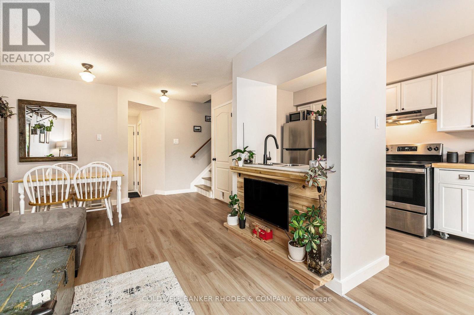 827 Maley Street, North Grenville, Ontario  K0G 1J0 - Photo 4 - X12170073