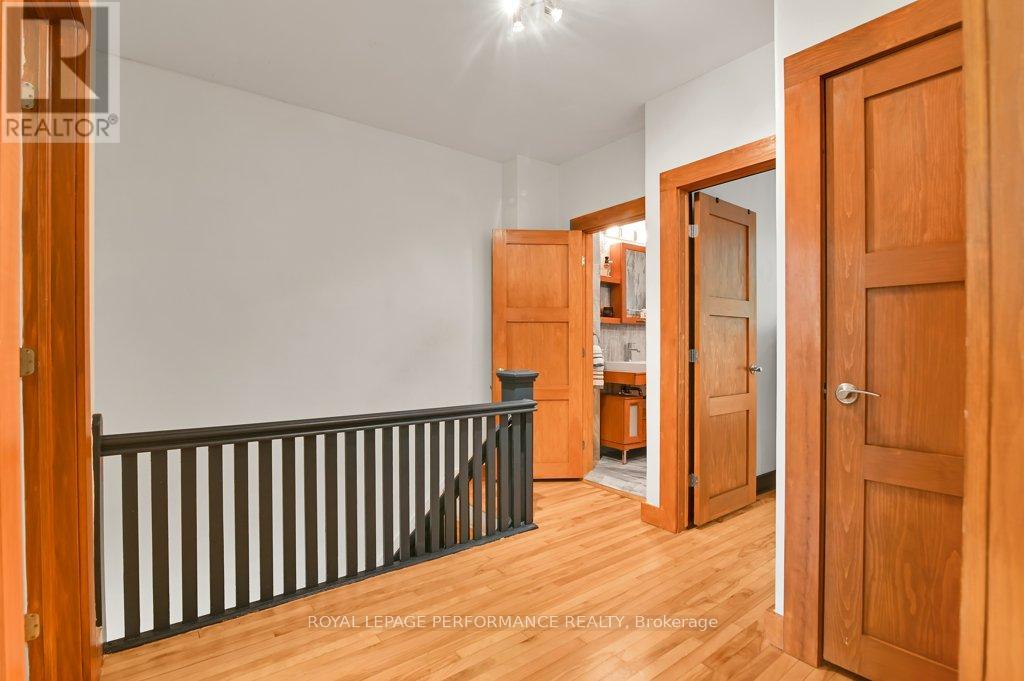 348 1/2 Daly Avenue, Ottawa, Ontario  K1N 6G6 - Photo 14 - X12170081