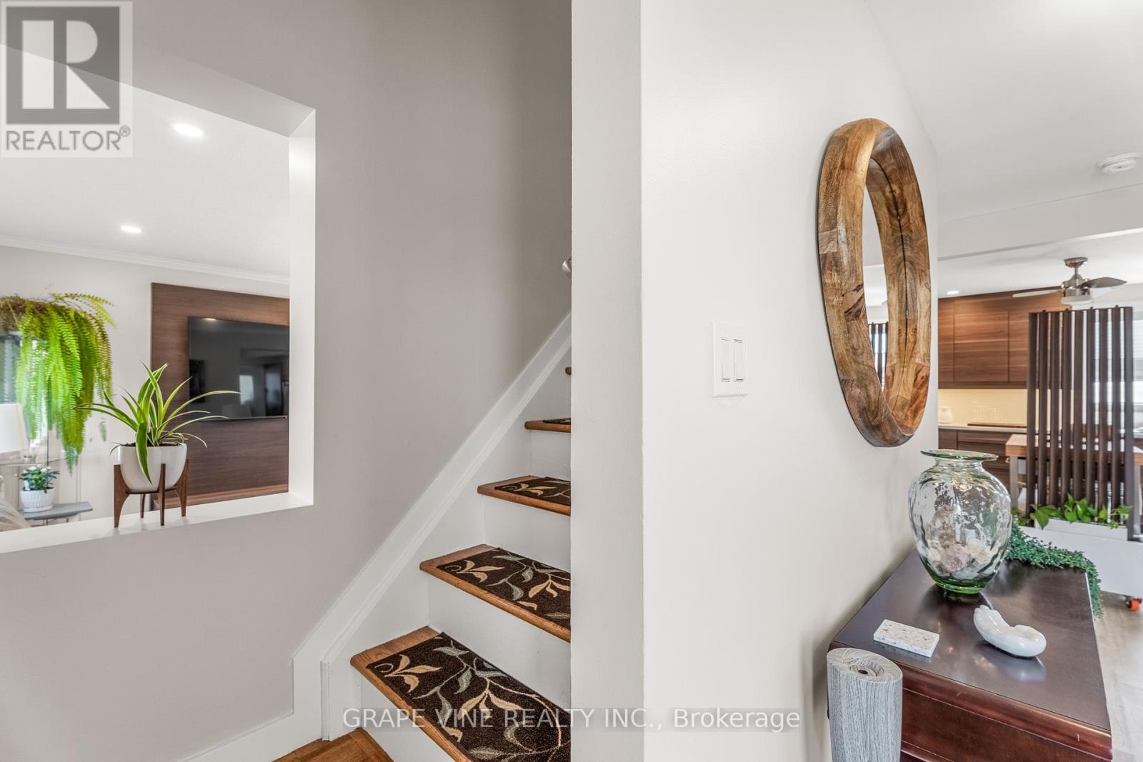 406 Woodfield Drive, Ottawa, Ontario  K2G 3W9 - Photo 20 - X12170125