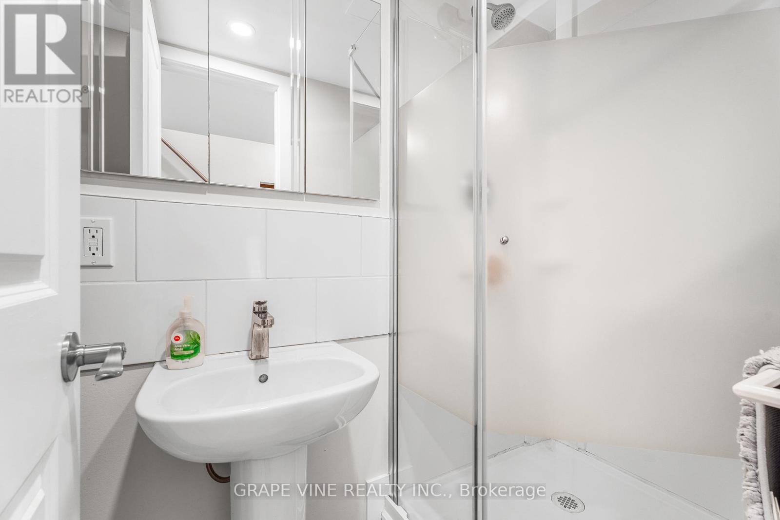 406 Woodfield Drive, Ottawa, Ontario  K2G 3W9 - Photo 39 - X12170125
