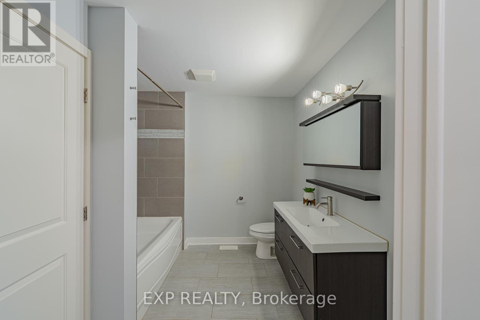 14 Camil Street, Ottawa, Ontario  K1K 0X1 - Photo 30 - X12170195