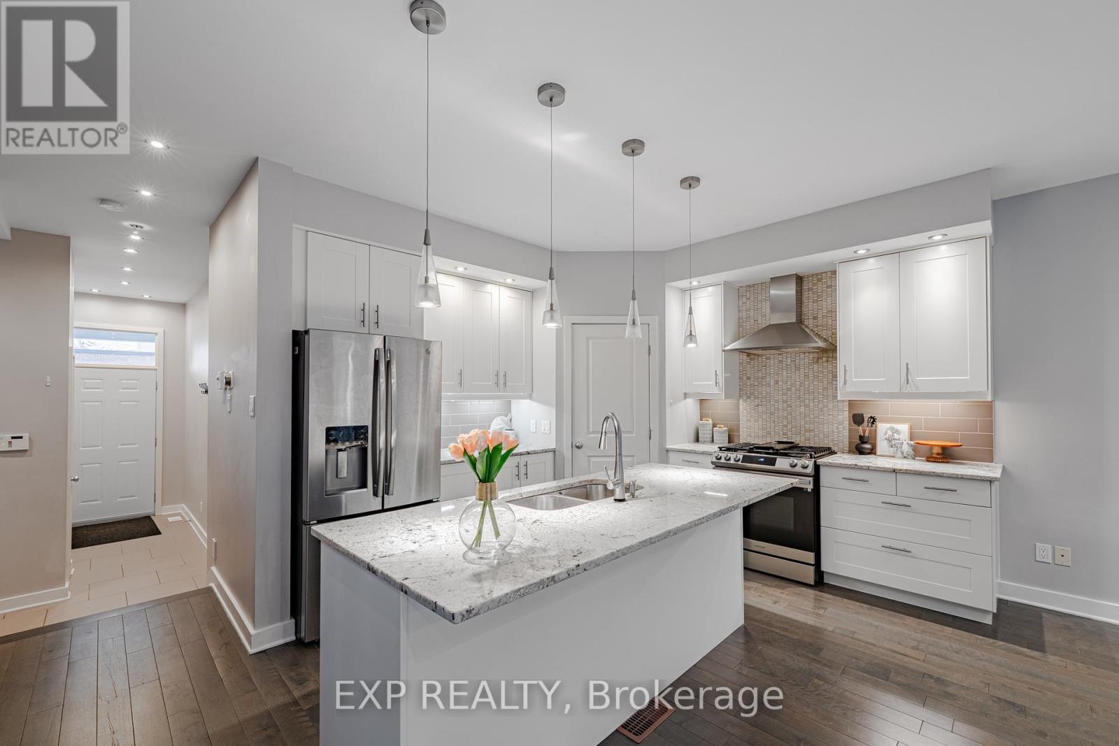 14 Camil Street, Ottawa, Ontario  K1K 0X1 - Photo 8 - X12170195