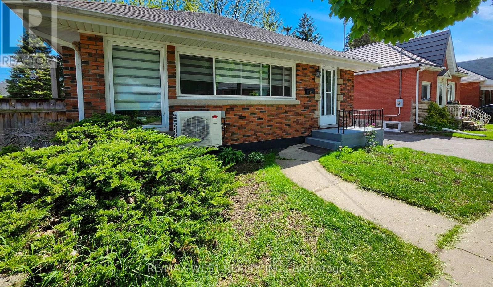 Property at 90 STRATHCONA AVENUE image 2