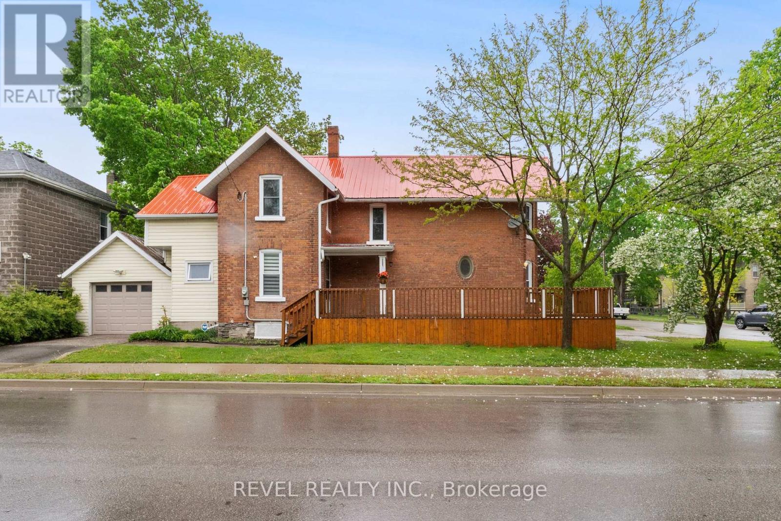 37 St Lawrence Street, Kawartha Lakes, Ontario  K9V 2K1 - Photo 2 - X12169659