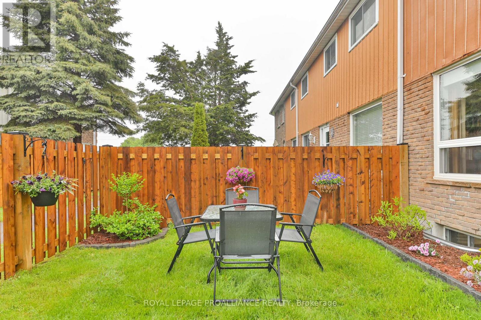 31 - 17 Tracey Park Drive, Belleville, Ontario  K8P 4R5 - Photo 27 - X12169953