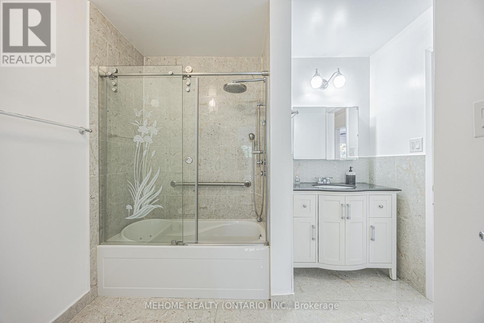 55 Angus Drive, Toronto, Ontario  M2J 2W9 - Photo 20 - C12170092