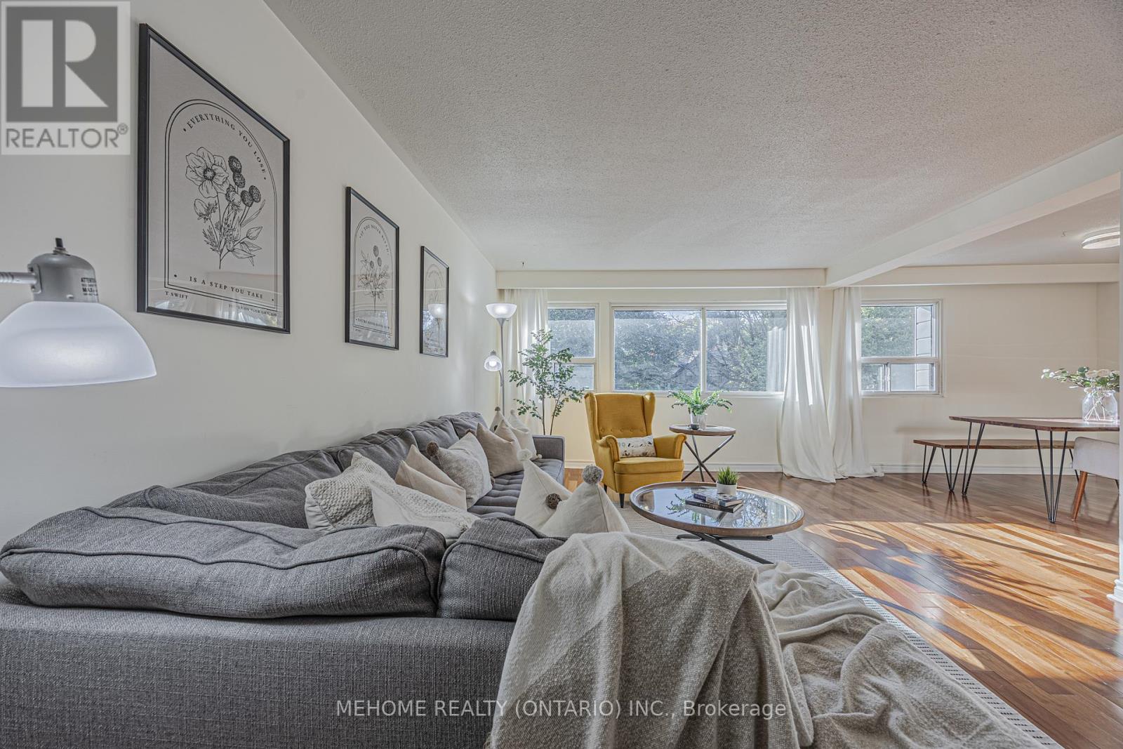 55 Angus Drive, Toronto, Ontario  M2J 2W9 - Photo 4 - C12170092