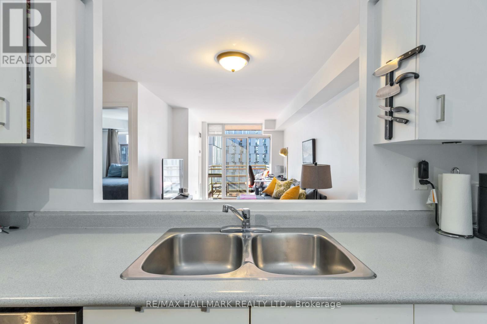 804 - 70 Mill Street, Toronto, Ontario  M5A 4R1 - Photo 6 - C12170106