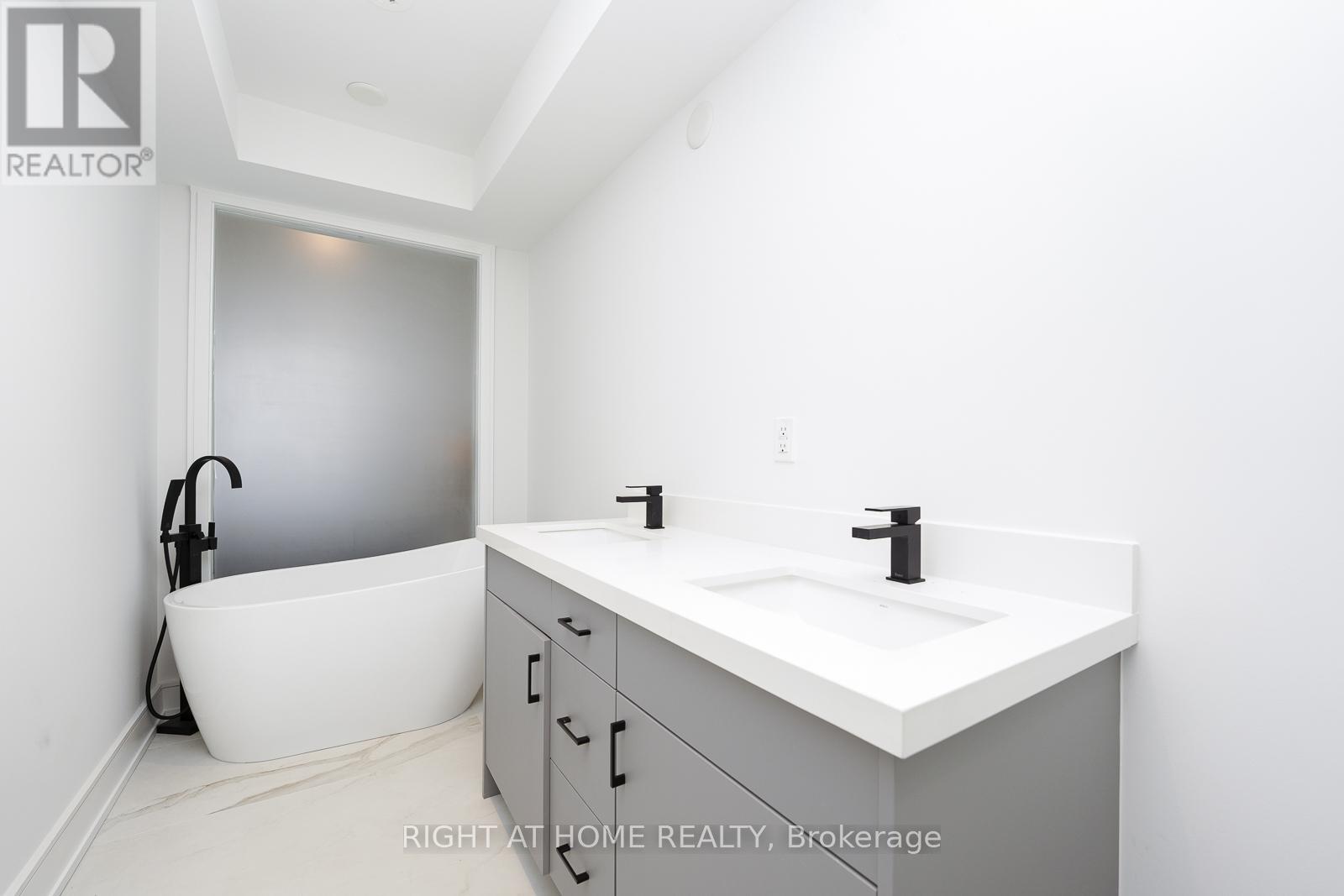 38b Churchill Avenue W, Toronto, Ontario  M2N 1Y7 - Photo 8 - C12170108