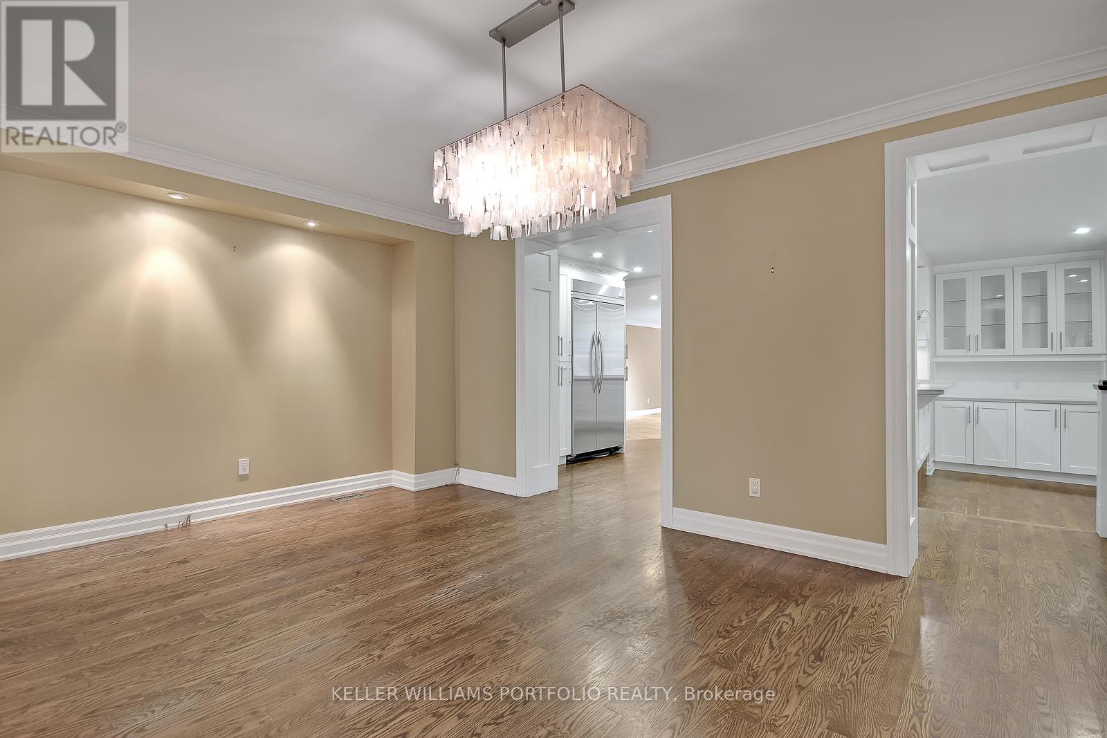 53 Duncannon Drive, Toronto, Ontario  M5P 2M3 - Photo 4 - C12170154