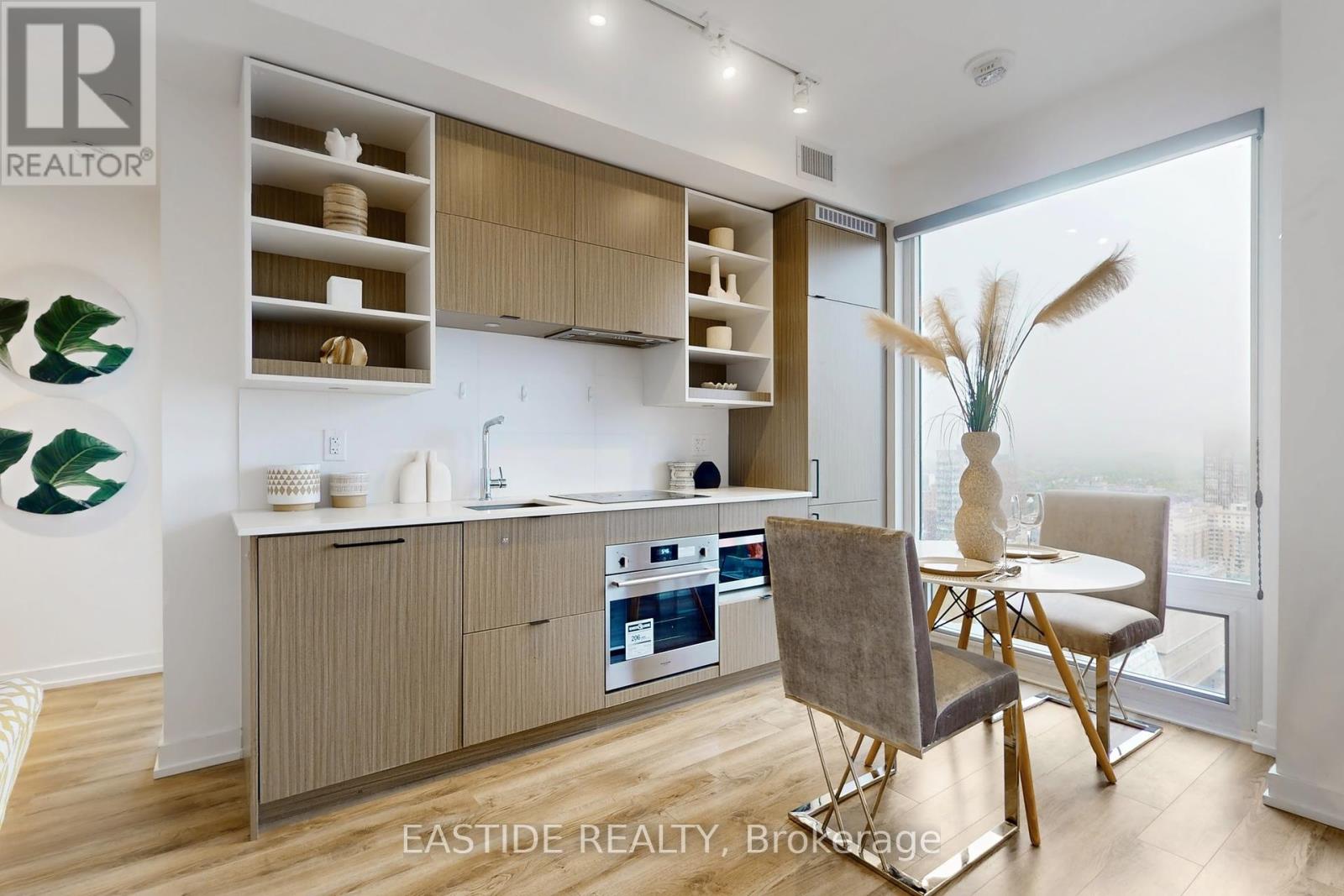 2302 - 20 Edward Street W, Toronto, Ontario  M5G 0C5 - Photo 10 - C12170171