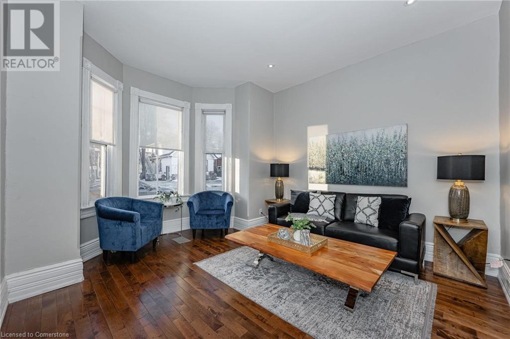 Property at 103 SURREY Street E image 1