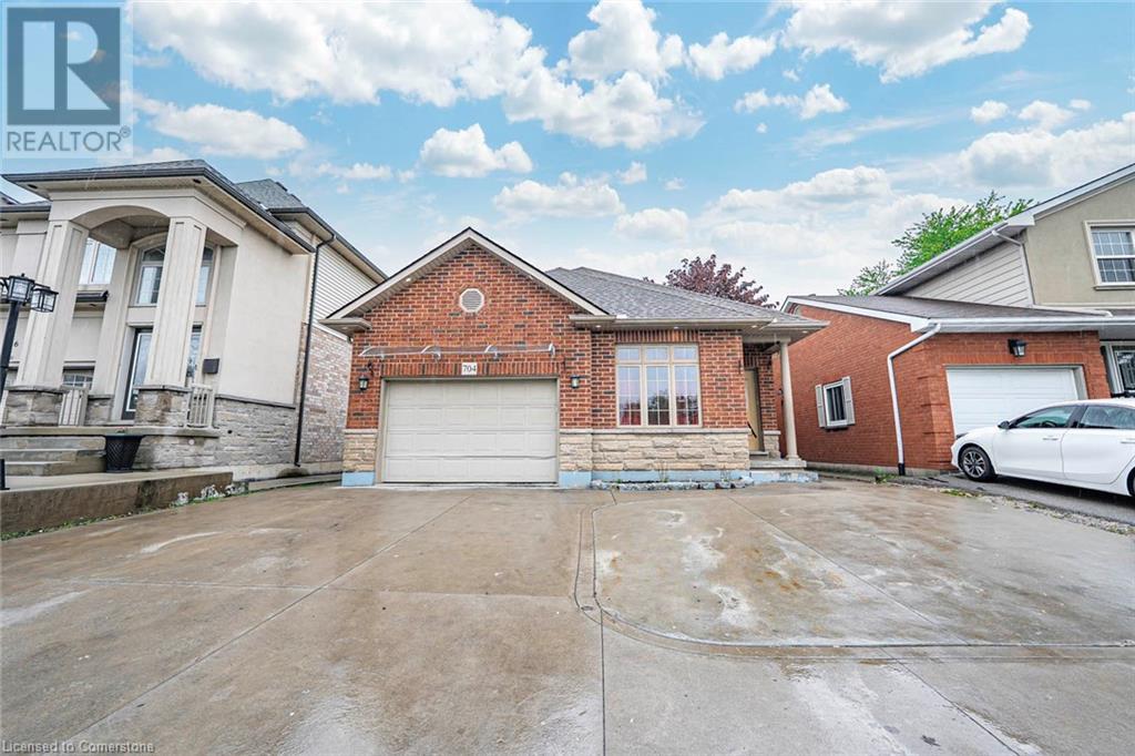 704 Stone Church Road E, Hamilton, Ontario  L8W 1A7 - Photo 2 - 40733145