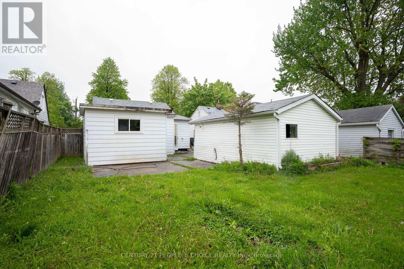 19 Sunset Boulevard, Brampton, Ontario  L1X 1W7 - Photo 19 - W12168254