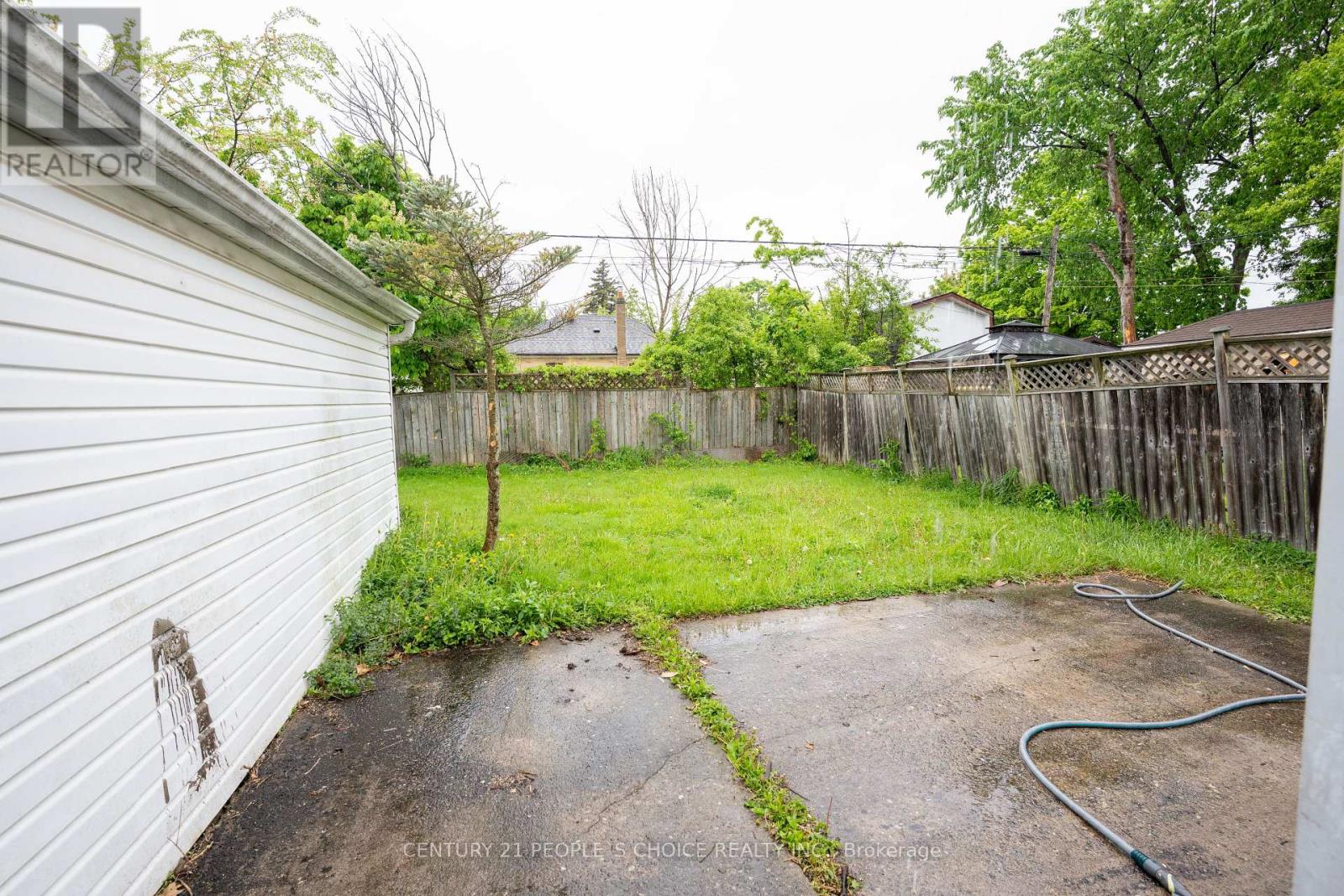 19 Sunset Boulevard, Brampton, Ontario  L1X 1W7 - Photo 18 - W12168254