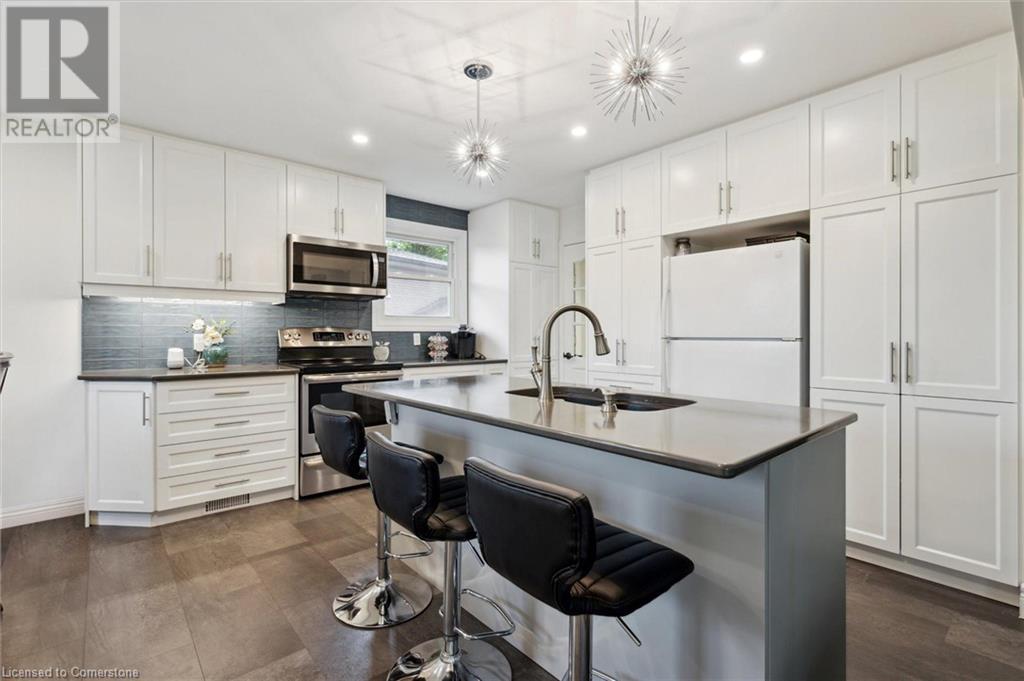 10 VILLA Court, hamilton, Ontario