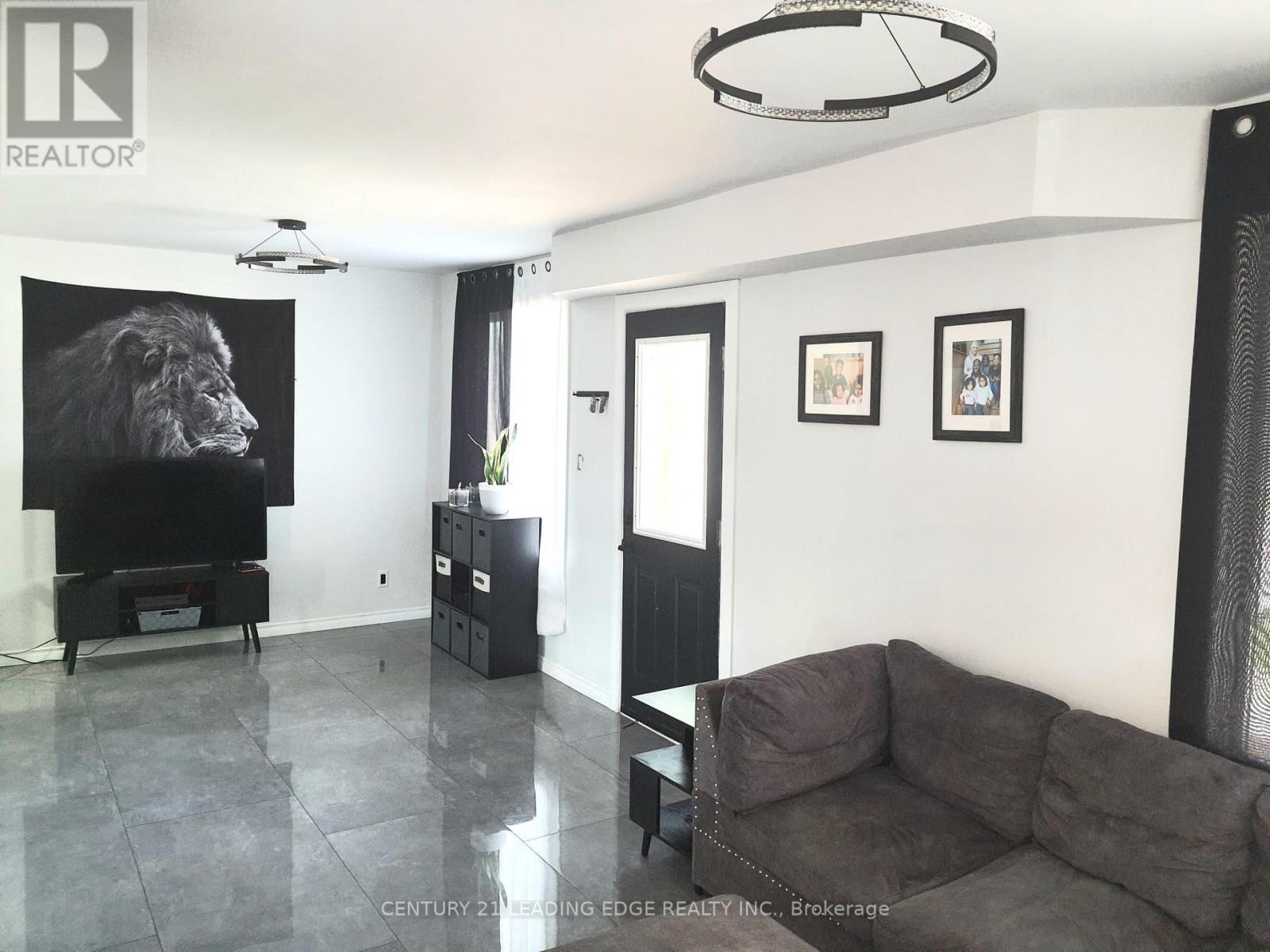 249 Wallace Avenue S, Welland, Ontario  L3B 1R7 - Photo 15 - X12167429
