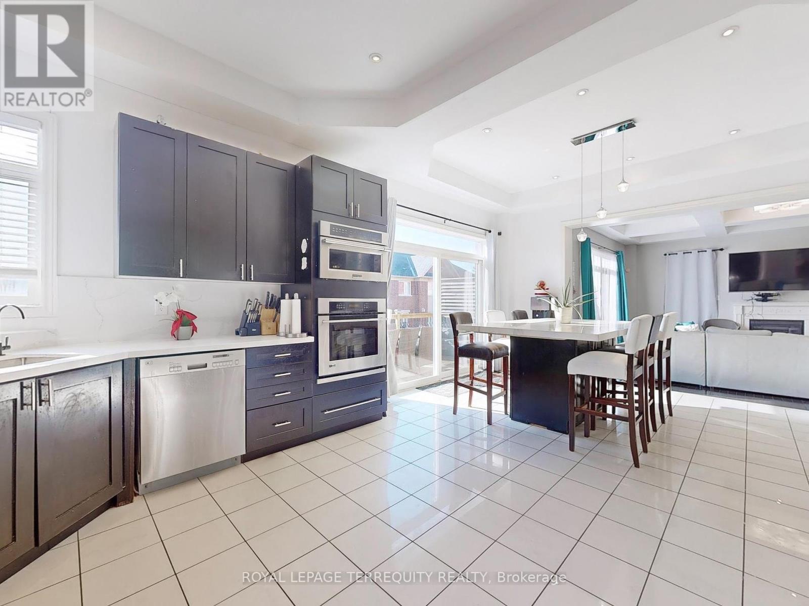 7 Bissland Drive, Ajax (Northeast Ajax), Ontario  L1Z 0E1 - Photo 8 - E12170135